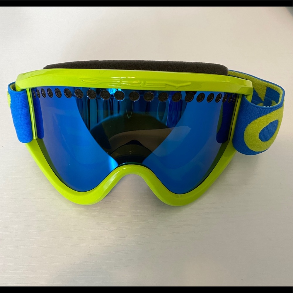 Oakley snow goggles